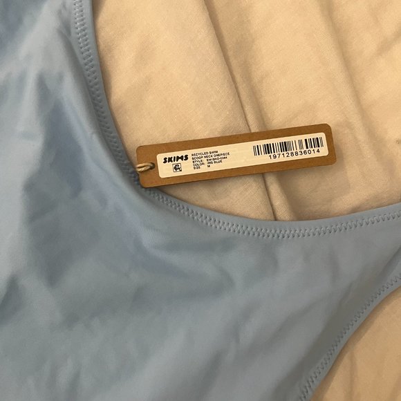 RARE-NWT SKIMS IRIS SCOOP NECK ONE PIECE - Picture 3 of 4